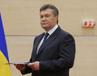 Порошенко назвал неконституционным лишение Януковича статуса президента