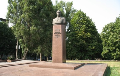 В Днепродзержинске намерены снести памятники Ленину и земляку Брежневу