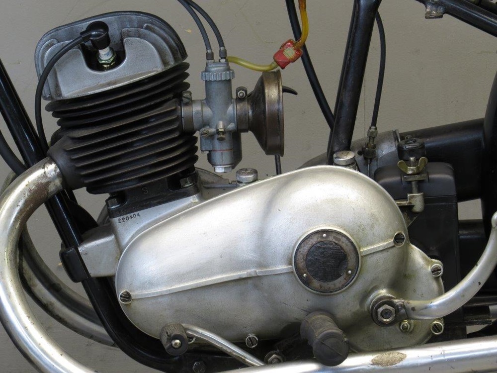 Винтажный мотоцикл TWN B204F 1938