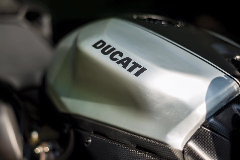 Карбоновый спортбайк Ducati 1199 Panigale S