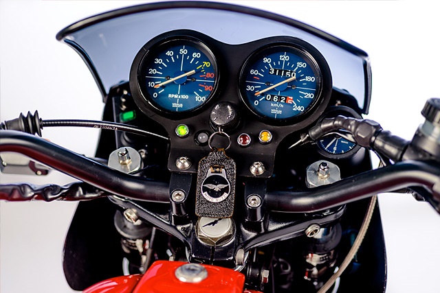 Классик Moto Guzzi Le Mans Mk II