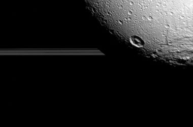 Опубликованы новые снимки спутника Сатурна (видео)