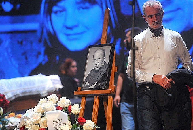 Льва Дурова похоронили рядом с Людмилой Зыкиной (ФОТО)